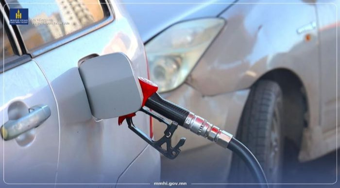 562 цистерн вагон газрын тосны бүтээгдэхүүн байна